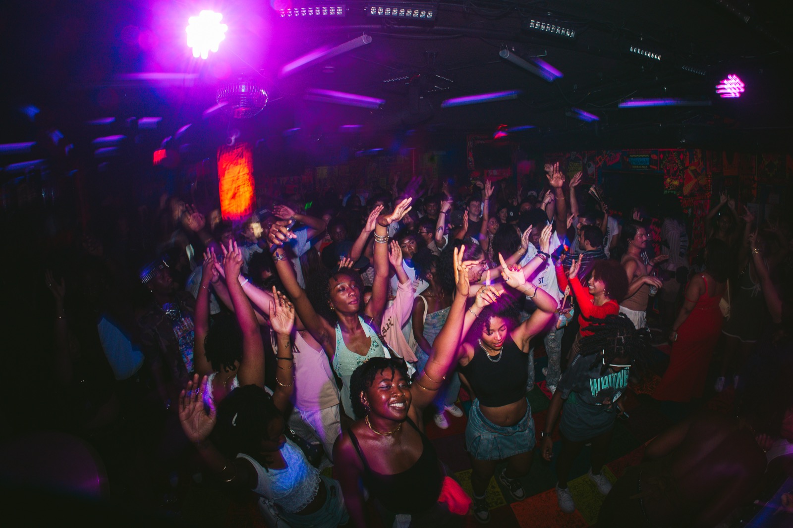 Calentura dance floor